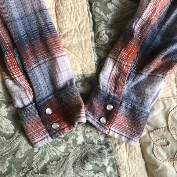 🧨5/25 Women’s Warm Flannel - Picture 4 of 4